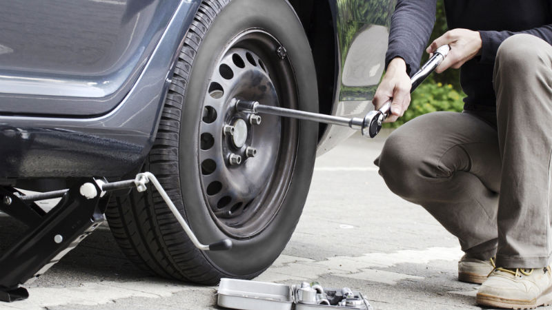 How-to-change-a-tyre-2